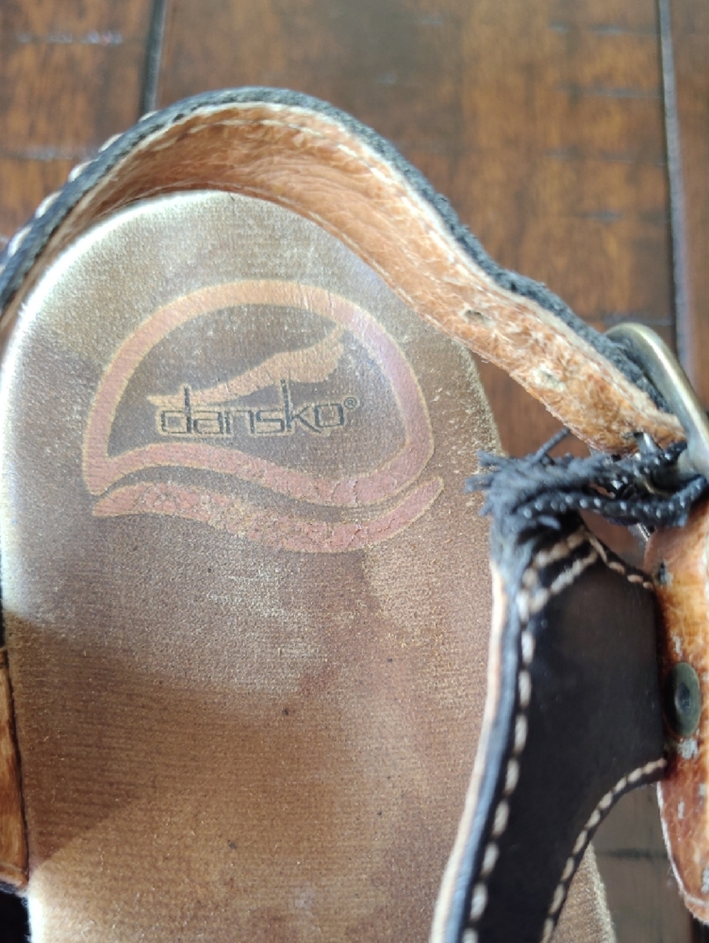 Dansko Black Leather Open Toe Platform Clogs/Sandals with Wood-Effect Sole - Picture 13 of 16
